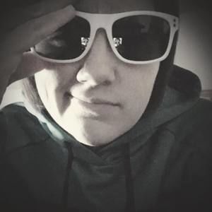 Meet your Posher, Kira